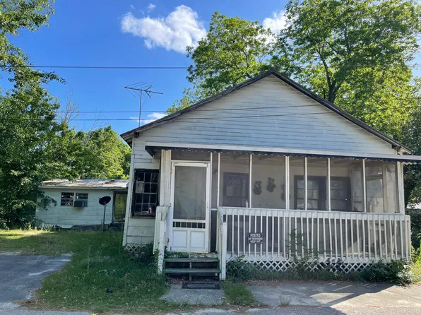 26 Green Ct, Williston, SC 29853