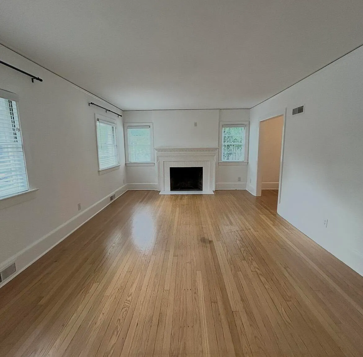2 bed, 1.5 bath, 1185 sqft, $2,500 — Photo 4