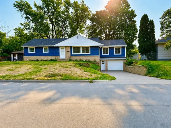 6412 Indiana Ave N, Brooklyn Center, MN 55429