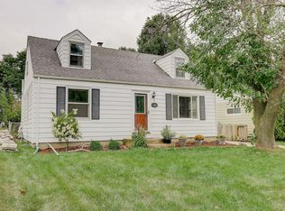 242 N 111th St, Wauwatosa, WI 53226