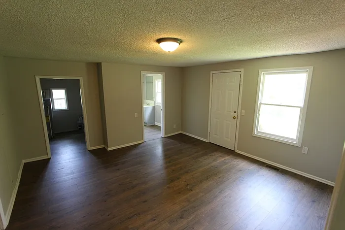 442 Hall St — Photo 15