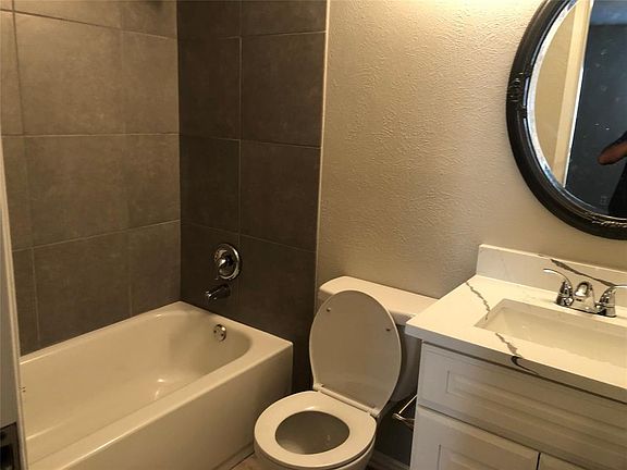5th image of 805 Colchester Dr