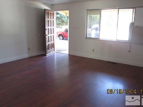 5th image of 816 Hickory Dr