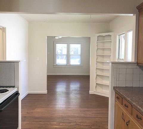 5th image of 220 W Symmes St