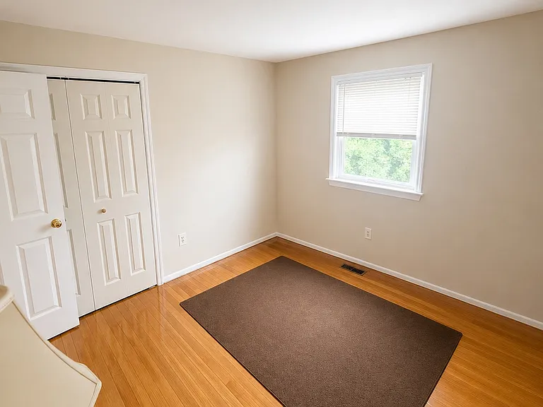212 Dauntly St — Photo 8