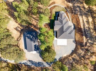 6050 Castle Terrace Dr, Central Pt, OR 97502