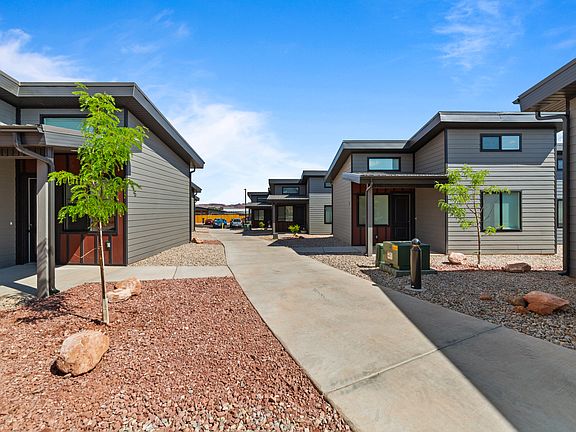 4th image of 2158 Bonnies Way #0