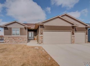 2608 E Palmer St, Brandon, SD 57005