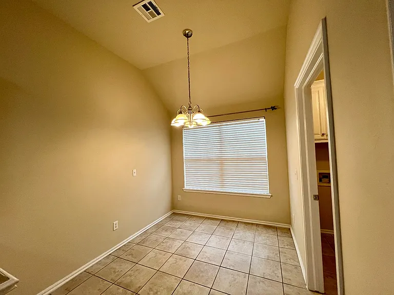 2205 SW 93rd St — Photo 11