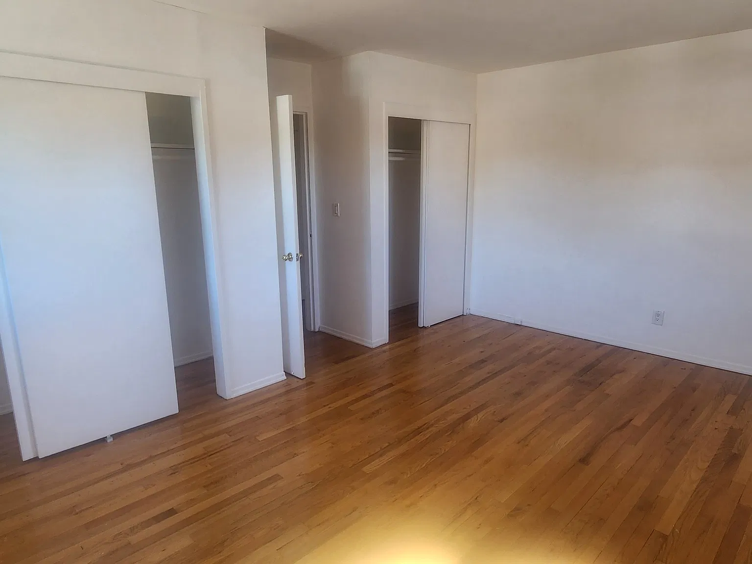 1 bed, 700 sqft, $2,400 — Photo 2
