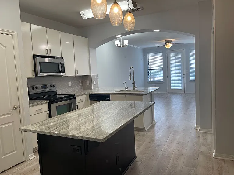 2505 San Gabriel St #602 — Photo 13