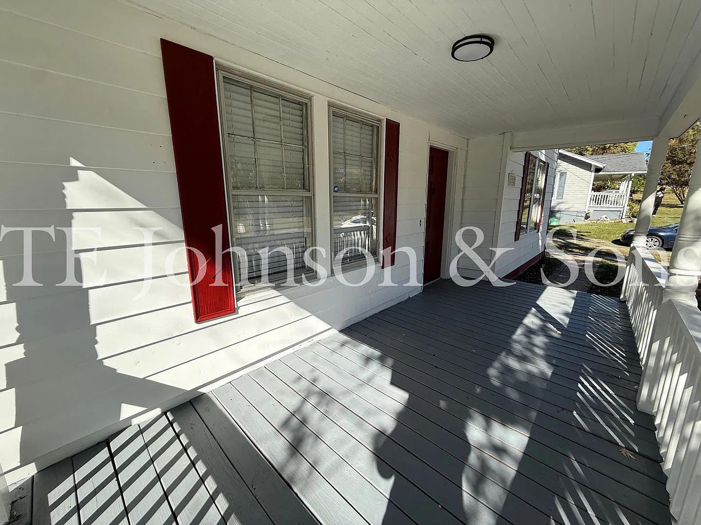 Great location off Country Club Road in the Gordon Manor area — Photo 4