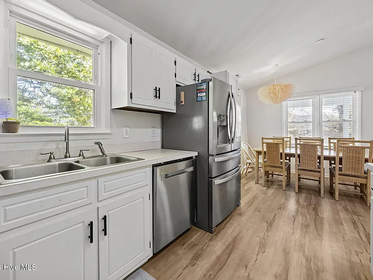 111 Ocean Oaks Dr — Photo 4