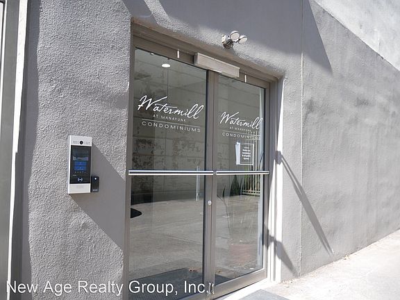 3rd image of 2 Leverington Ave #26