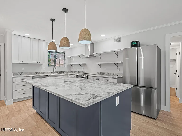 22 Comares Ave #4A — Photo 6