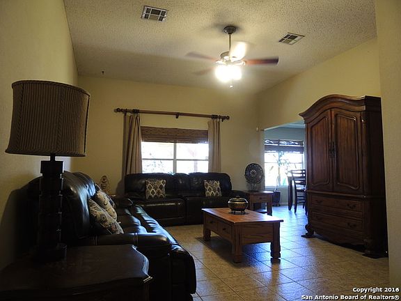4th image of 3319 Chardonay Dr