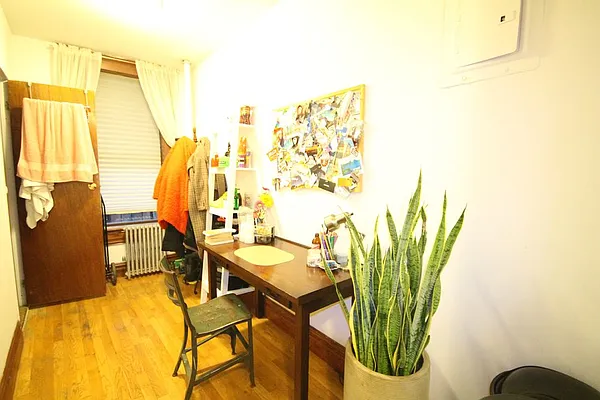 Rented by Dynamik Realty | media 12