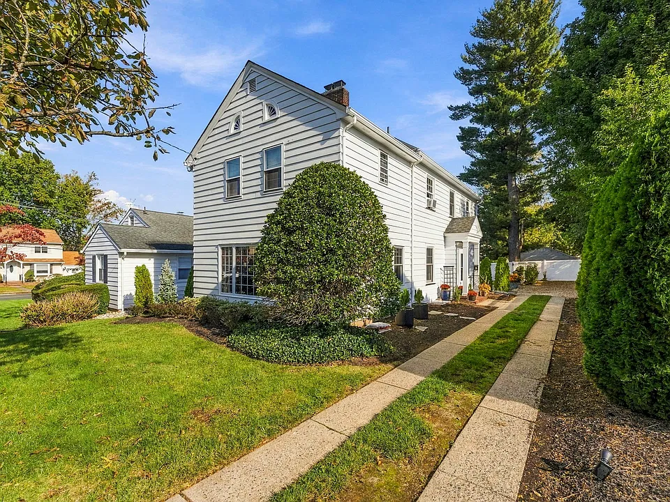 214 Coeyman Ave