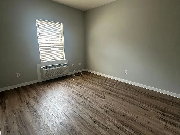 146 Hamilton Ave — Photo 8