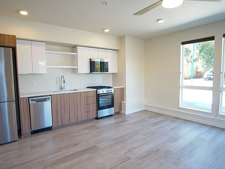 5080 NE 33rd Ave #1 — Photo 6