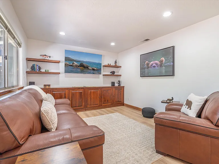 925 Woodside Dr — Photo 5