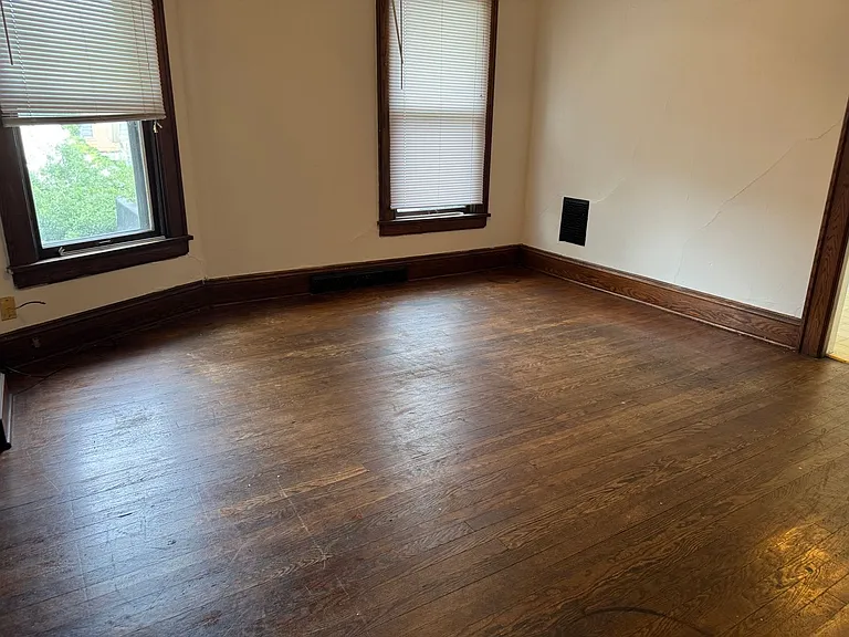 215 N Paterson St — Photo 11