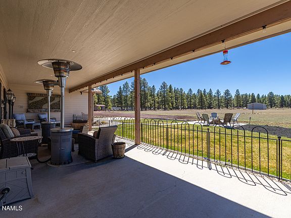 5th image of 3095 E Pinetree Dr