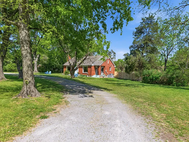 926 Idlewild Dr — Photo 28