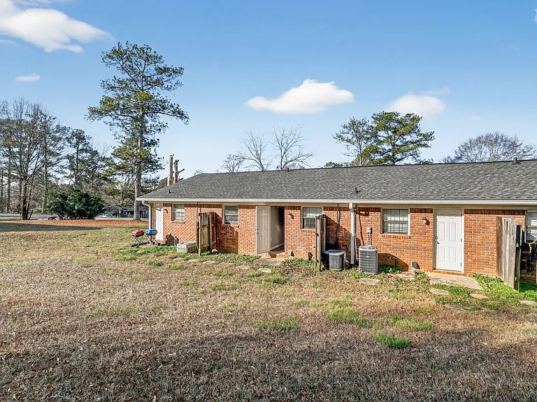 3681 Lynn Dr — Photo 6