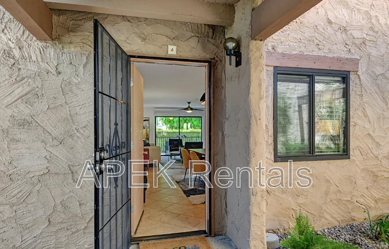 1050 E Ramon Rd — Photo 7