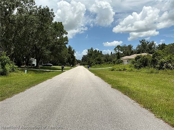 5th image of 5801 Sun Valley Dr