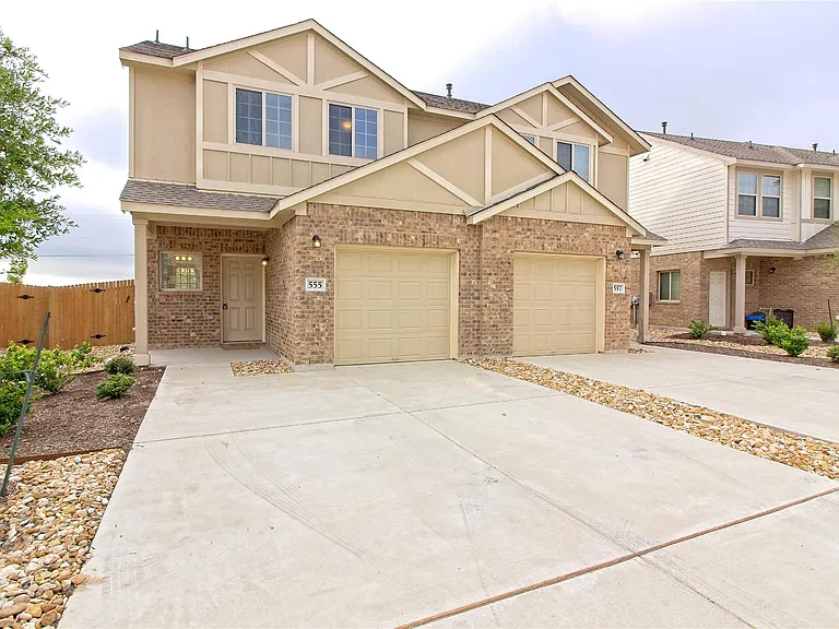 555 White Steppe Way — Photo 2