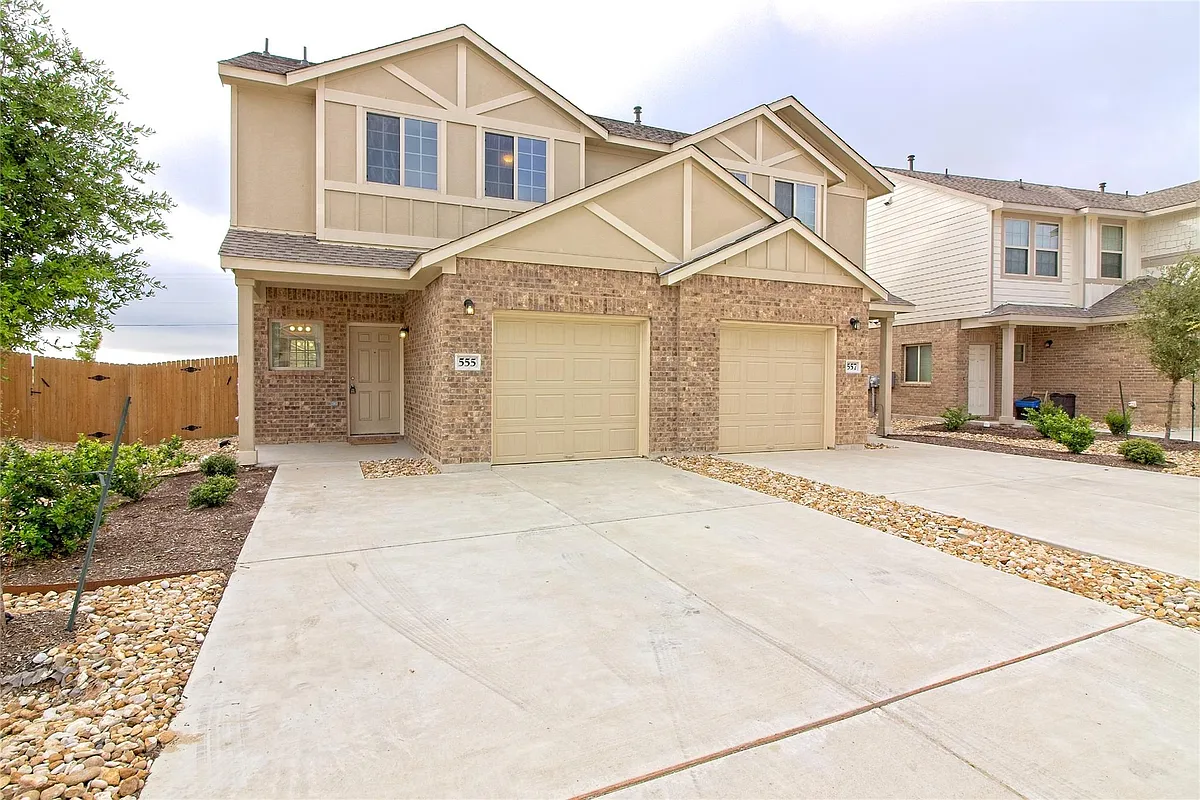 Building Photo - 555 White Steppe Way