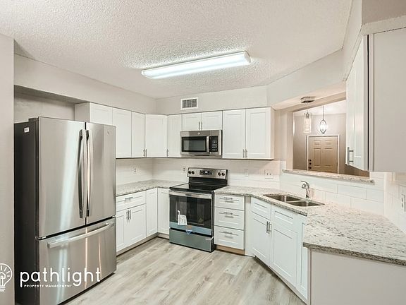 5th image of 523 Coronado Ln