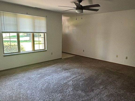 5th image of 325 Prairie Ave #304