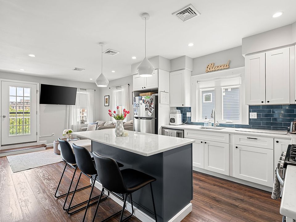 1st image of 109 Thomas Burgin Pkwy #2