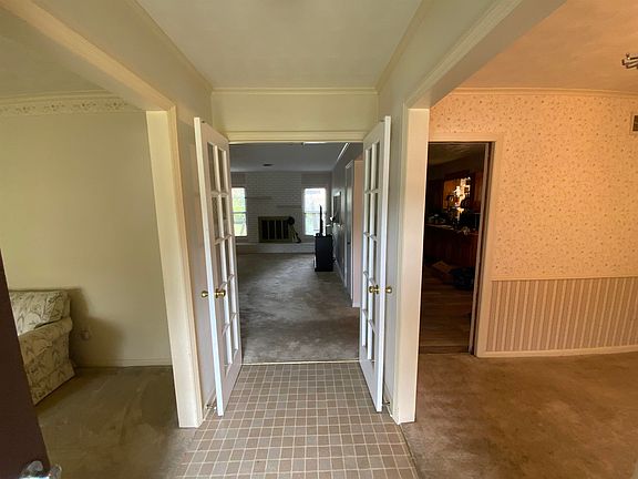 2nd image of 5128 Tarrytown Dr