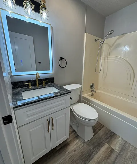 209 N Ford St #9 — Photo 5