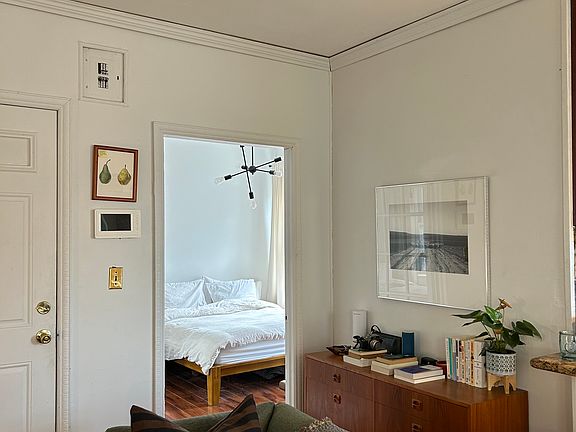 4th image of 396 6th Ave #3