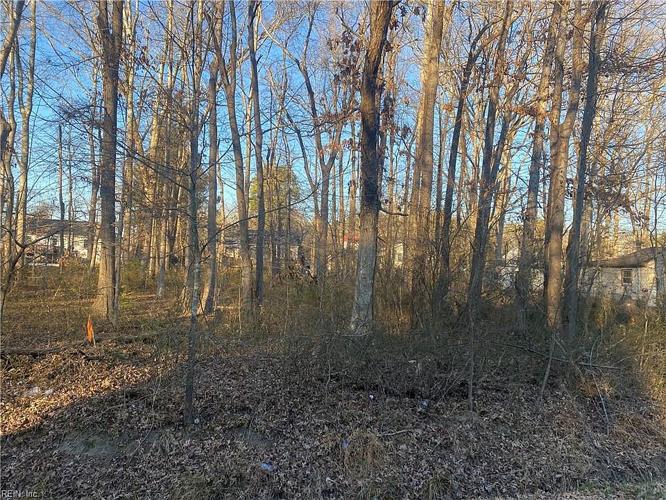 2nd image of 802 Luke St