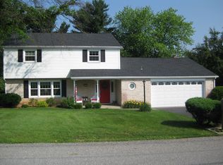 121 E Locust Ln, York, PA 17406