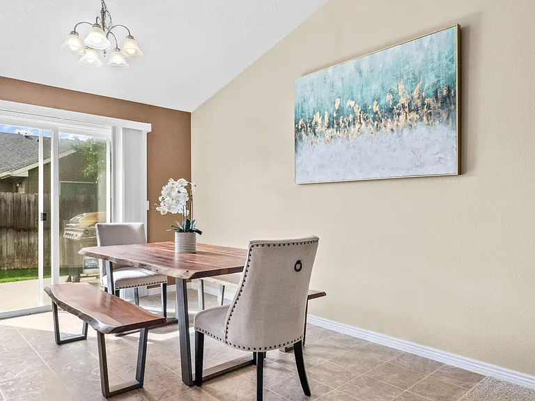 1847 W Whitestone Ct — Photo 7