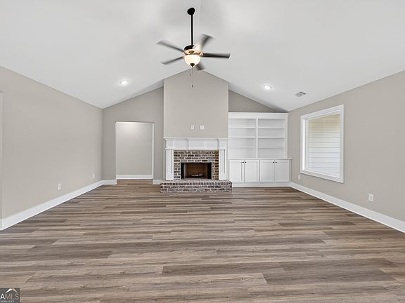 4th image of 553 Rockwell Church Rd NW