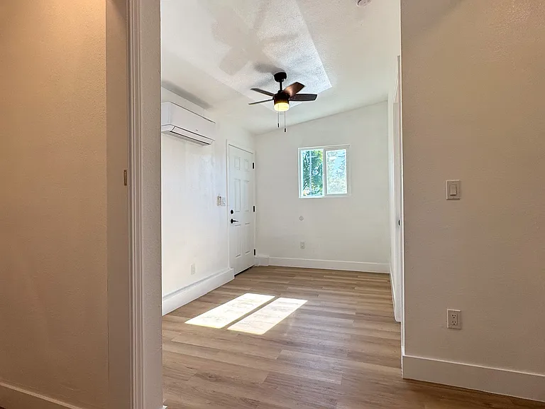25 Pico Ave #B — Photo 18