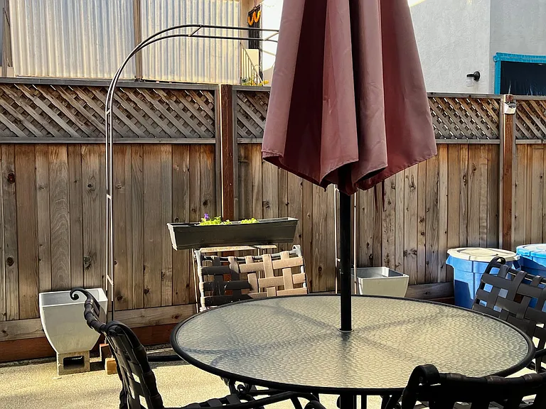 Courtyard Seating