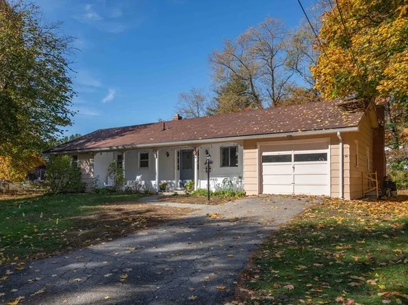 3 Montgomery Ave, Holyoke, MA 01040