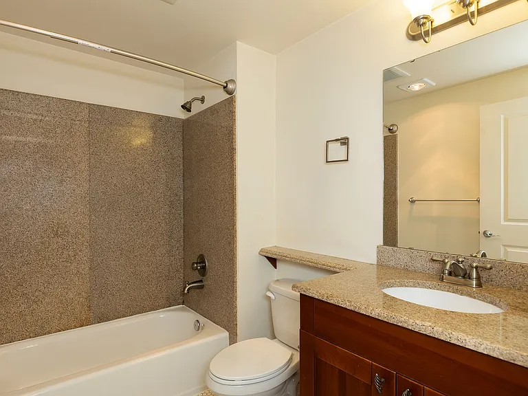 Howard Park Apartments — Photo 41