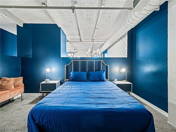 4th image of 1133 W 9th St APT 104