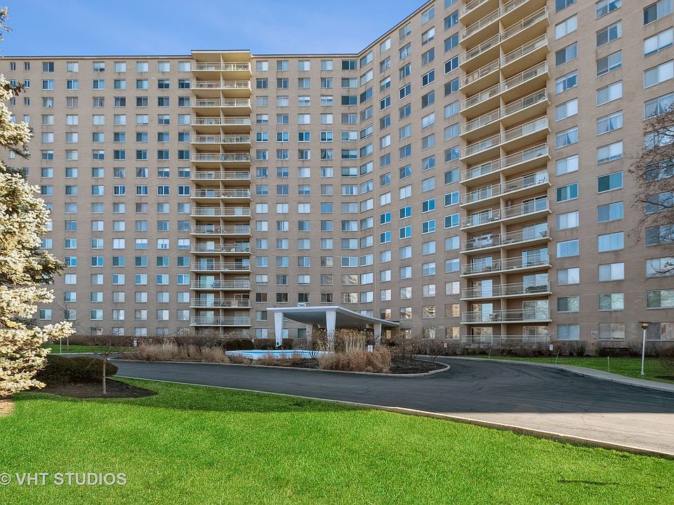 1st image of 7061 N Kedzie Ave Suite 402