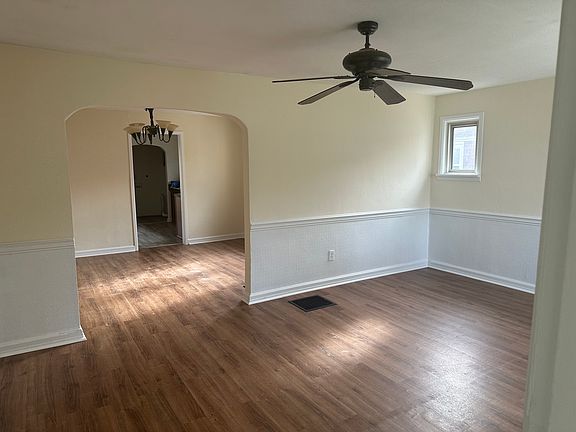 3rd image of 304 S Brittain Ave